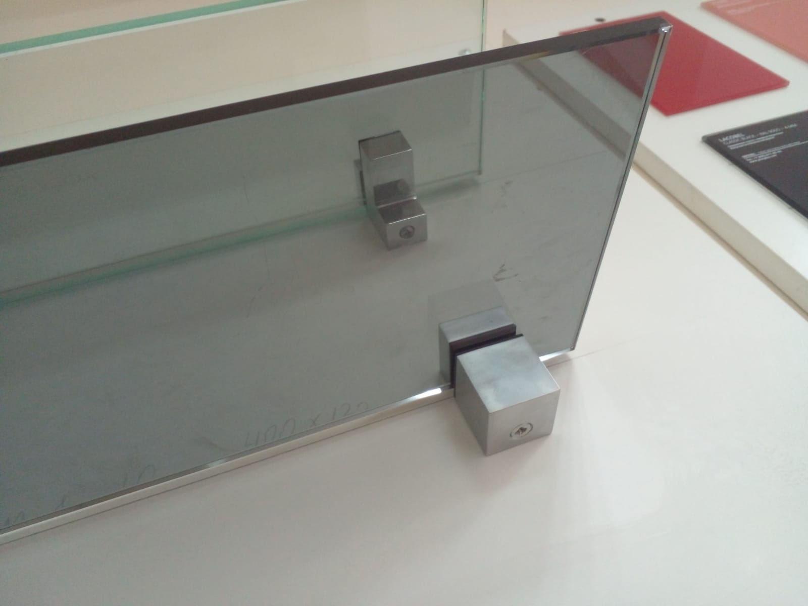 Шкафы-купе прозрачное тонированное стекло